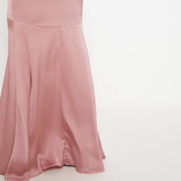 🆕🔥SALE💕Rose Satin thick strap maxi wi/ fishtail - Picture 4 of 6